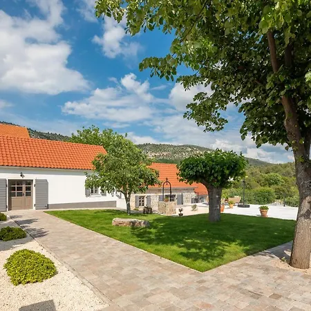Casa Di Pietra *