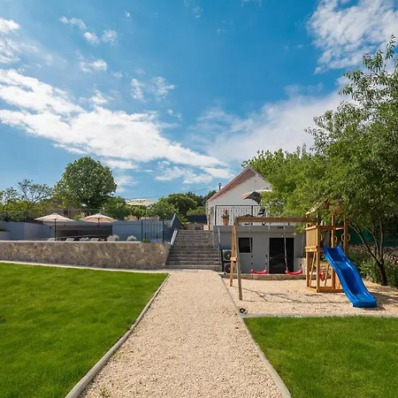 别墅 Casa Di Pietra 希贝尼克