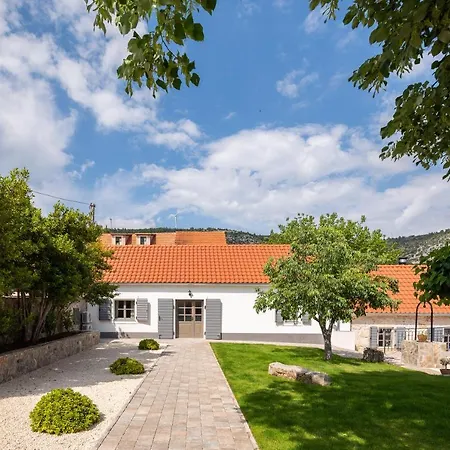 Casa Di Pietra 别墅 希贝尼克