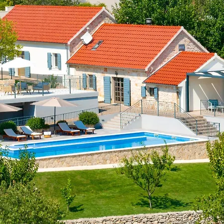 Casa Di Pietra Villa